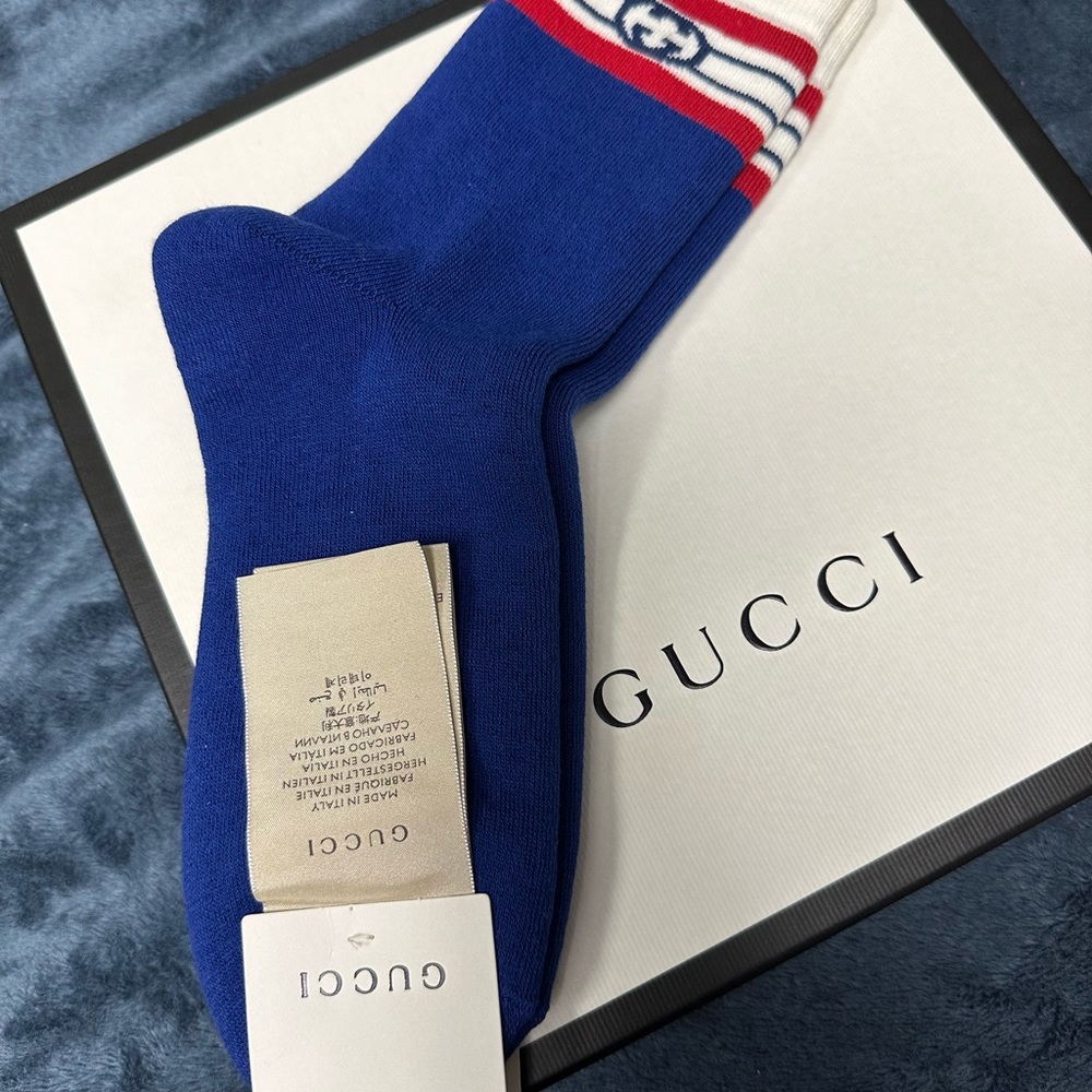 Mens/ women’s Gucci socks new with tags size large fits shoe size 8-11